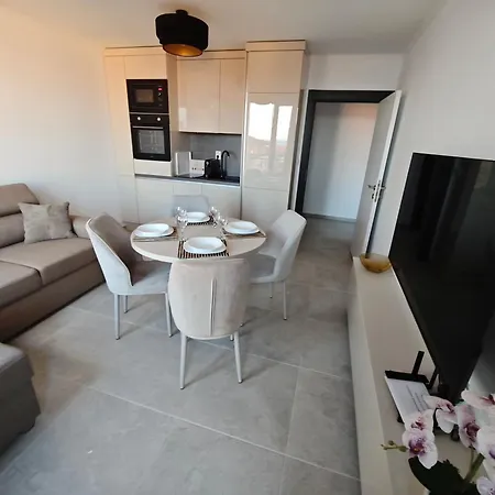 Apartman Panoramic Sea View - Balcony - Close To & Center - Free Parking